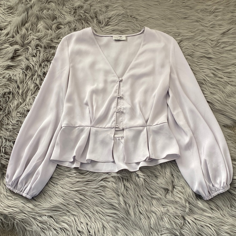 Light purple/gray top
